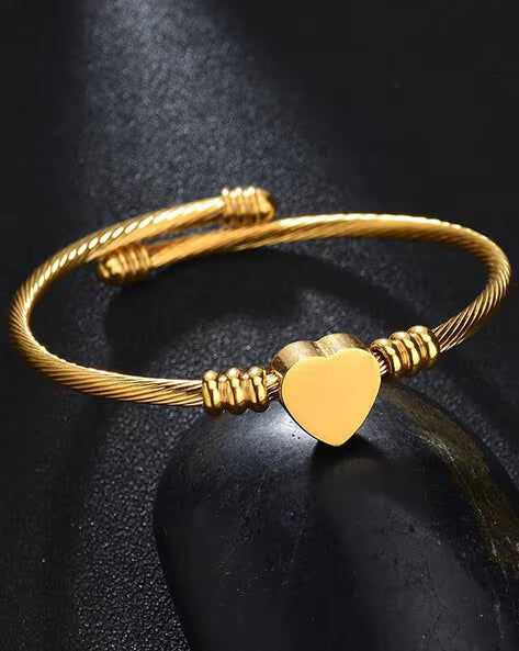 Zivnaaz Traditional Gold Bracelet With Heart