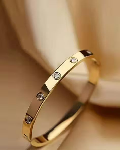 Zivnaaz 18K Gold Plated Anti-Tarnish Studded Bracelet