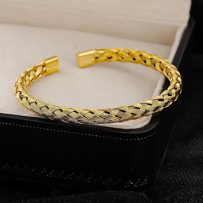 Zivnaaz Braided Gold Bracelet