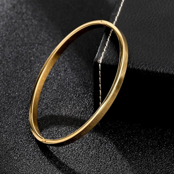 Zivnaaz Plain Gold Bangle Bracelet