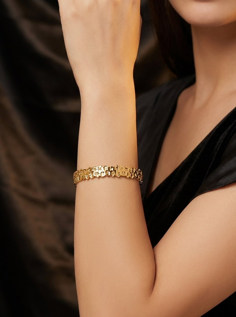 Zivnaaz Golden Petals Bracelet