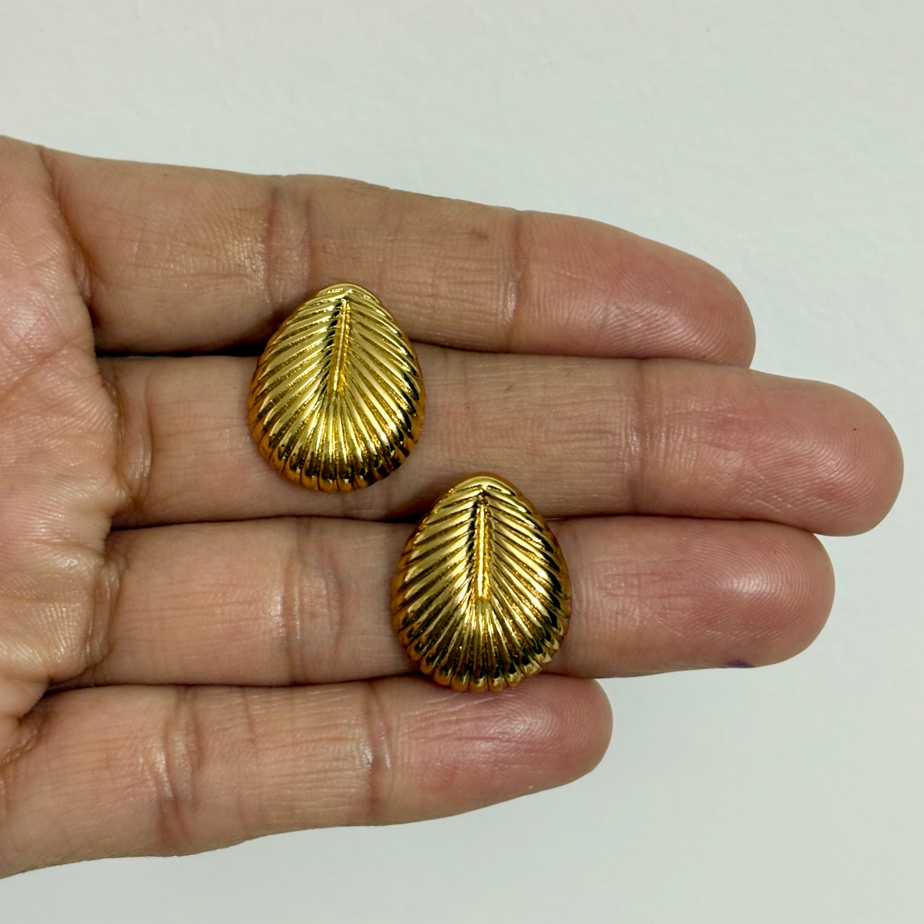 Zivnaaz Textured Gold Petal Stud Earrings