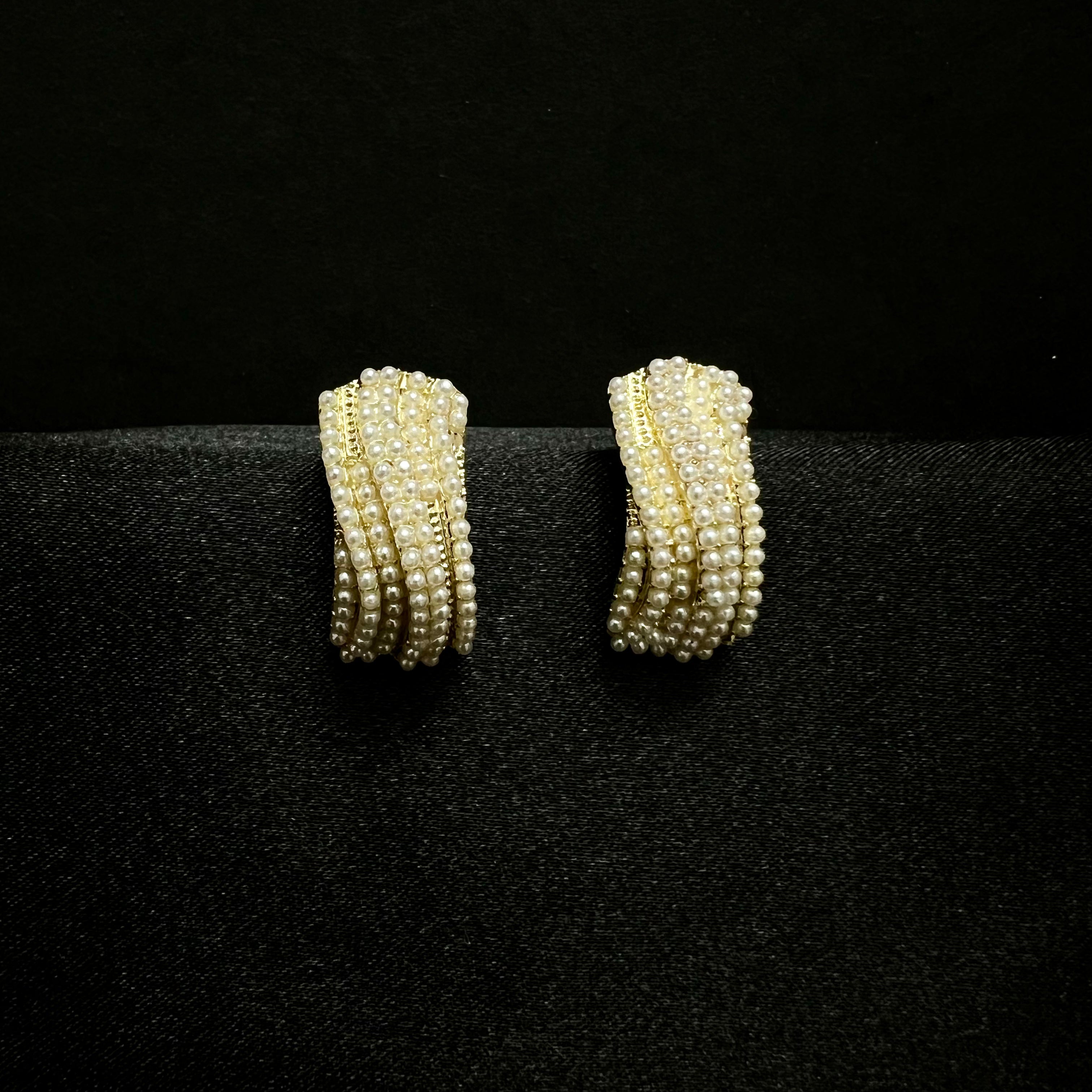 Zivnaaz Pebble Pearl Stud Earrings