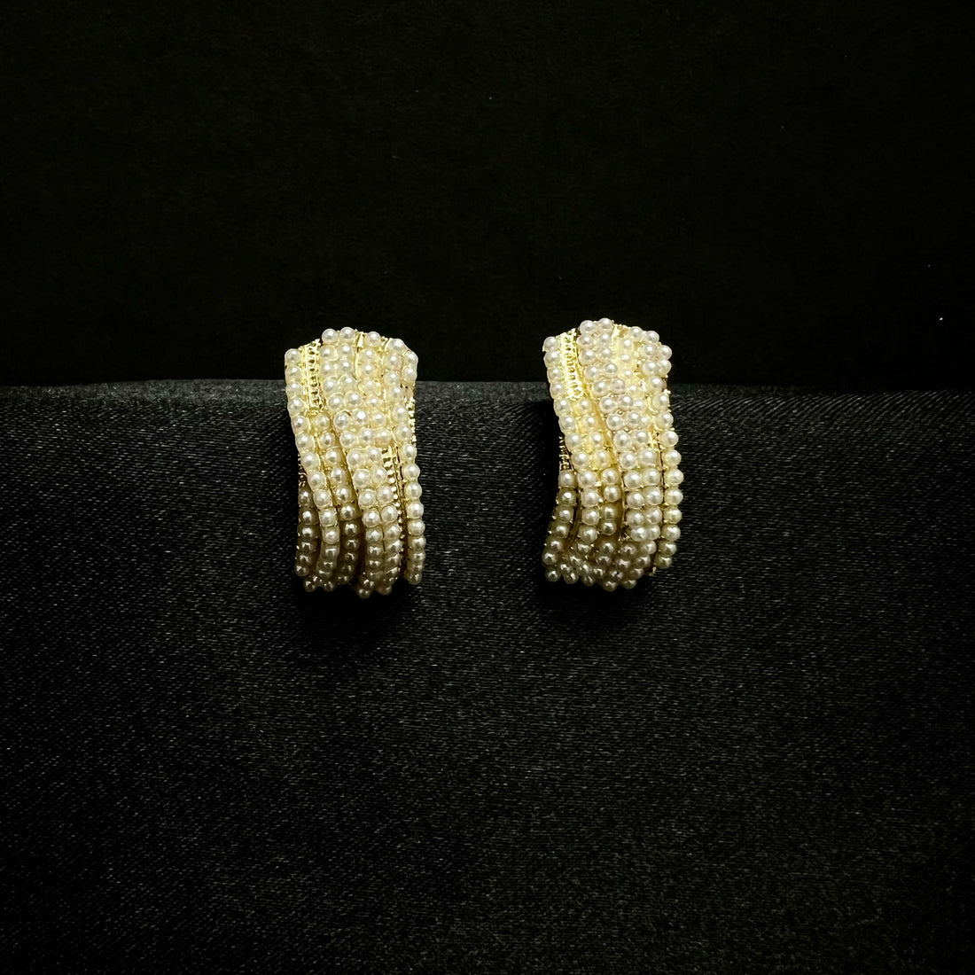 Zivnaaz Pebble Pearl Stud Earrings