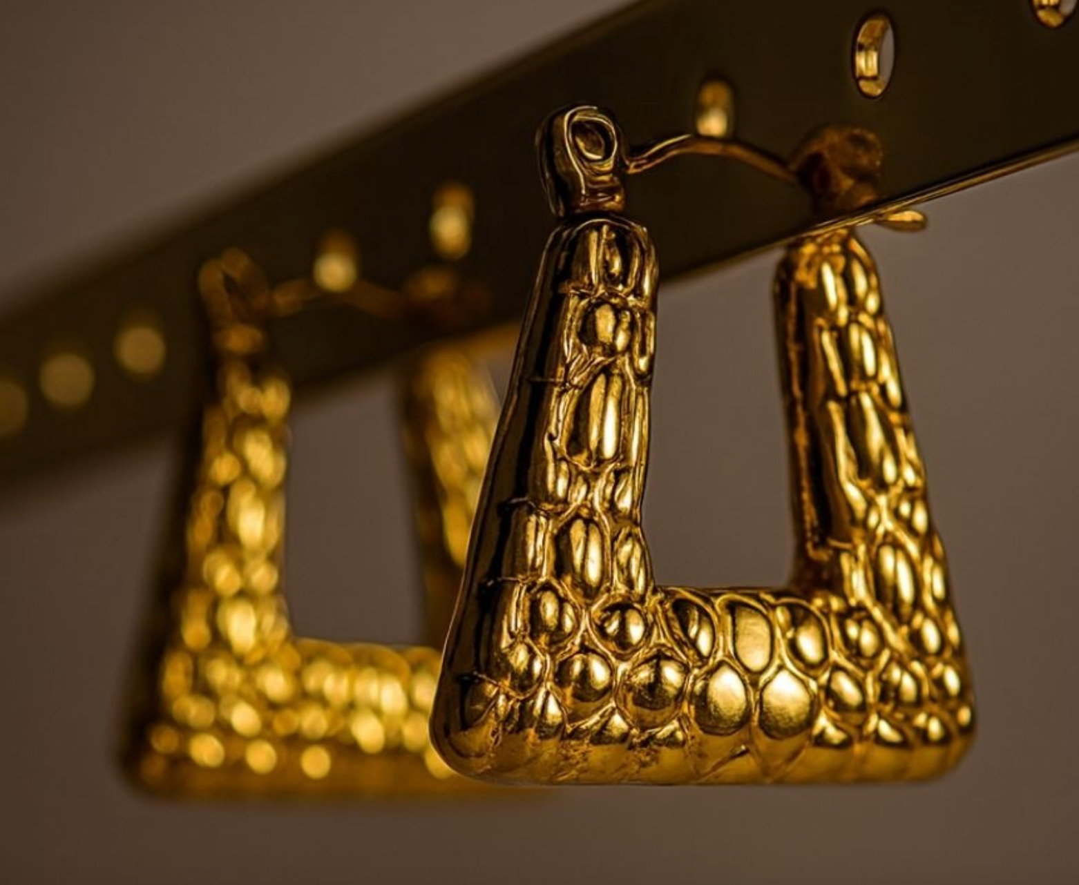 Zivnaaz Rectangle Hoops with Textured Design