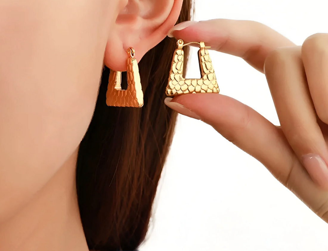 Zivnaaz Rectangle Hoops with Textured Design