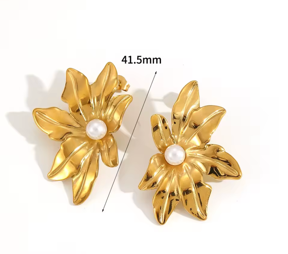 Zivnaaz 18K Sunflower Pearl Earrings