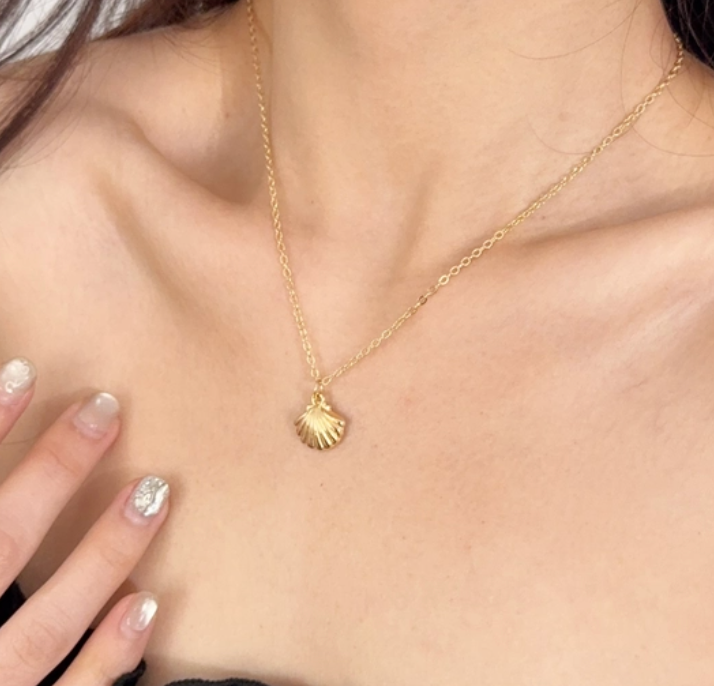 Gold Shell Pendant with Chain