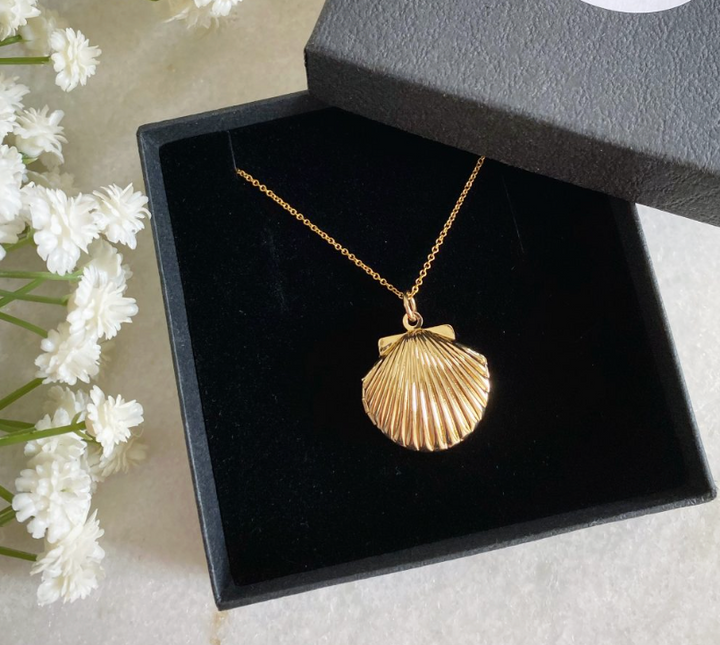 Gold Shell Pendant with Chain