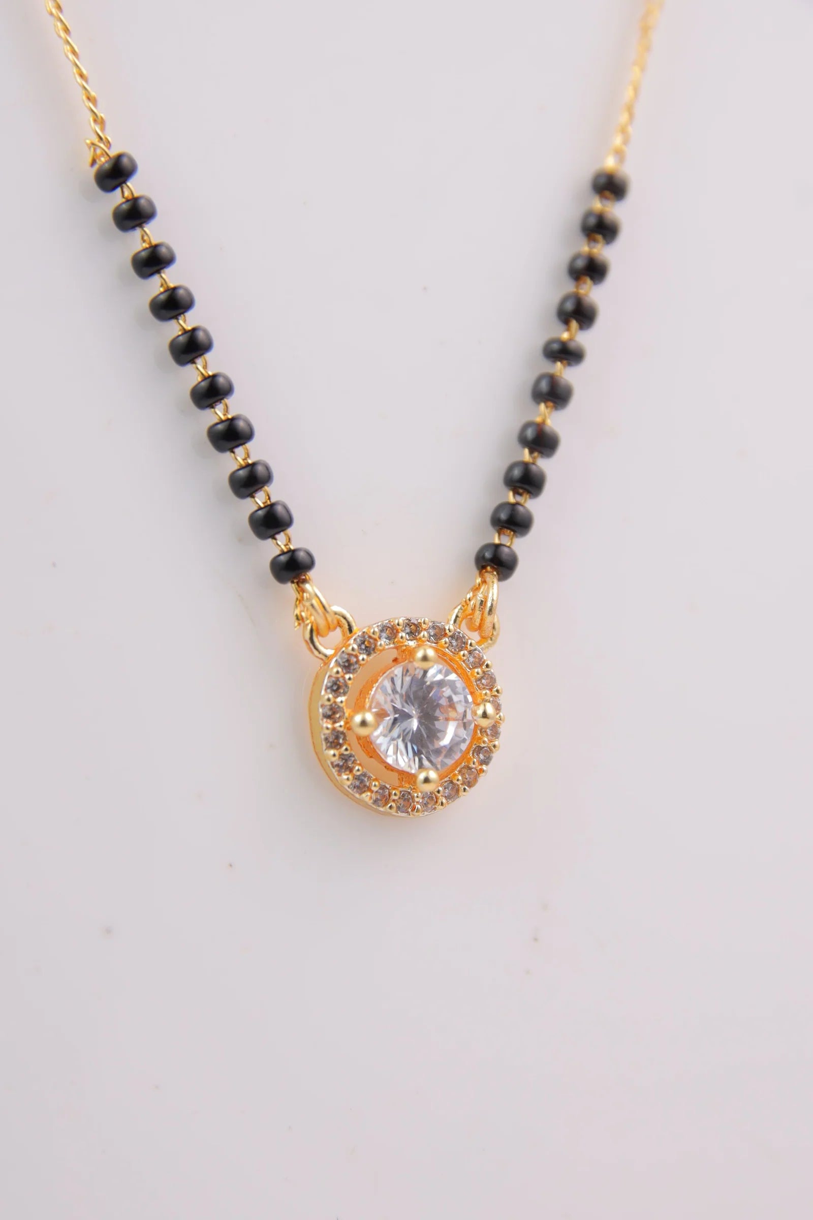 Zivnaaz Mangalsutra with Zircon Diamond Pendant