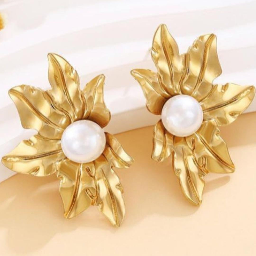 Zivnaaz 18K Sunflower Pearl Earrings